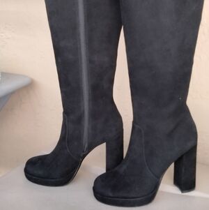 Vince Camuto JESTINAL Black Suede Platform Knee-High Boots - Women's
